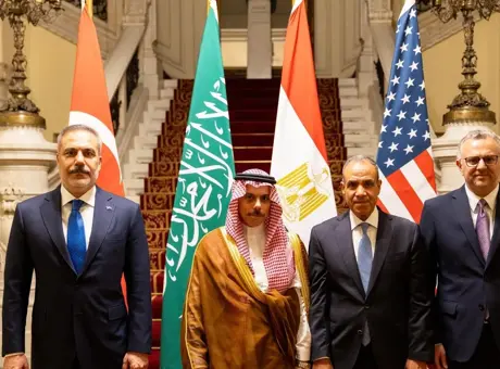 Dışişleri Bakanı Hakan Fidan, Kahire'de düzenlenen Libya dahil bölgesel konuların ele alındığı toplantıya katıldı